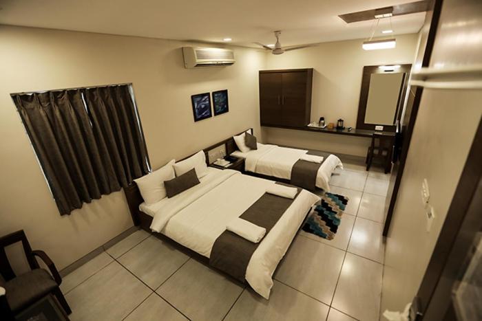 Отель Sree Sakthi Residency Канчипурам Экстерьер фото