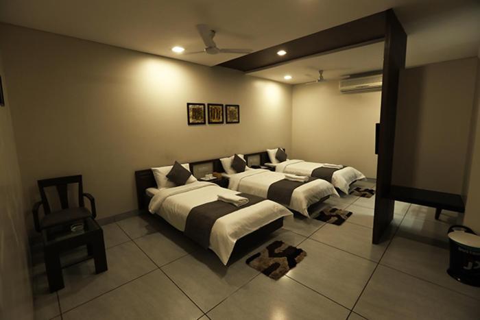 Отель Sree Sakthi Residency Канчипурам Экстерьер фото